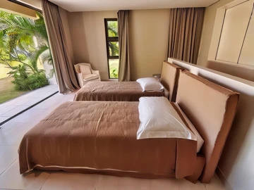 5 Bedroom Villa