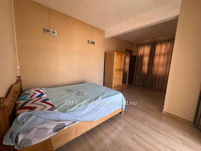 À Vendre – Propriété composée de 2 duplex avec vue mer à La Gaulette, Île Maurice