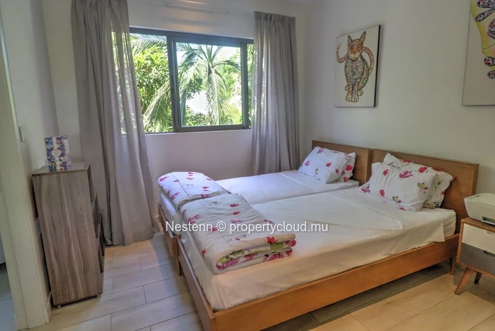 Bright 3-bed apartment with spacious jacuzzi in a residence