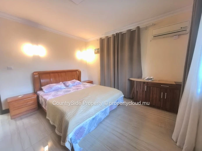 Villa spacieuse de 4 chambres avec bureau et vue sur le toit-terrasse