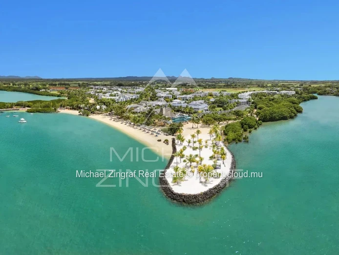 Mauritius – Elegant 3-Bedroom Townhouse with Private Pool in Azuri Ocean & Golf Village