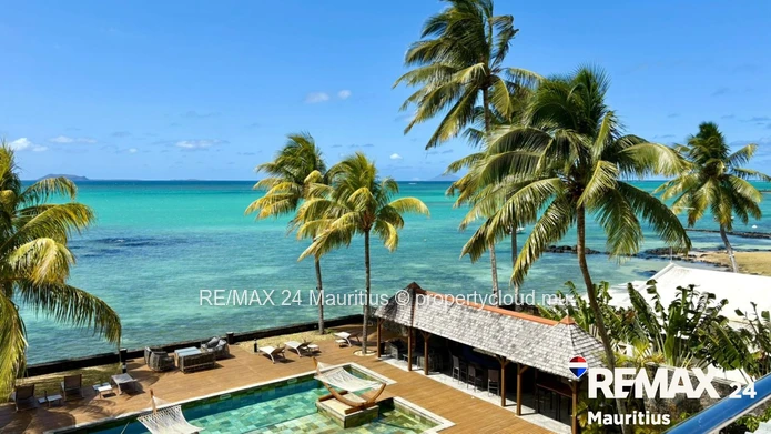Luxury Penthouse with Exceptional Sea Views in Bain Boeuf