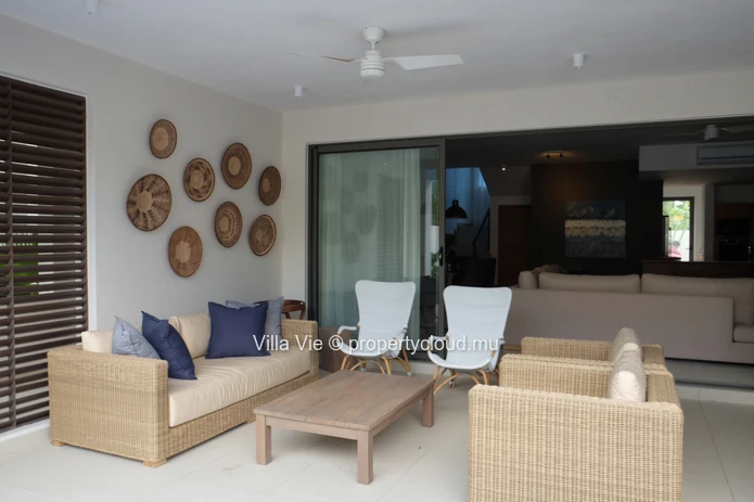 Péreybère - Spacious 3-bedroom duplex with private pool