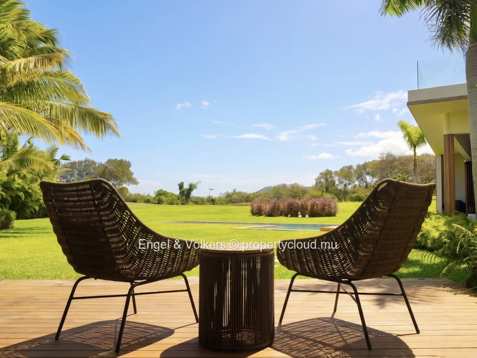 Spacious Golf Estate Villa with 4th Bedroom Expansion Possibility – Anahita, Mauritius
