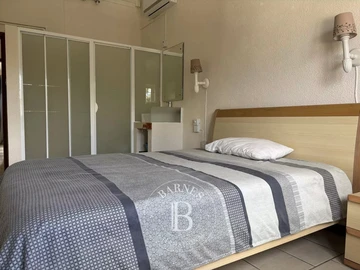 8 Bedroom House