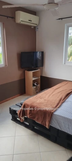 À vendre, charmant triplex situé dans une résidence sécurisée à Grand Gaube