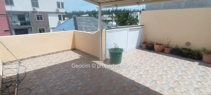 Flic en Flac Morc de Chazal fully furnished 3 bedroms towhouse. Terrace. Garage. 500 m walking distance to the beach. (Sole Mandate)