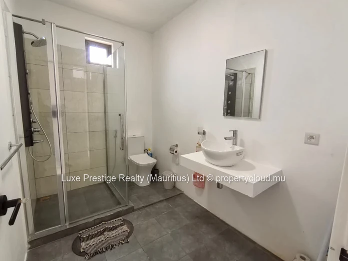  3-Bedroom Villa for Rent in Grand Baie | Private Pool & Garden