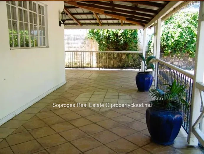 Grande maison/villa a vendre a Rose Hill