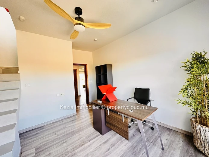 Contemporary Villa Ideally Located