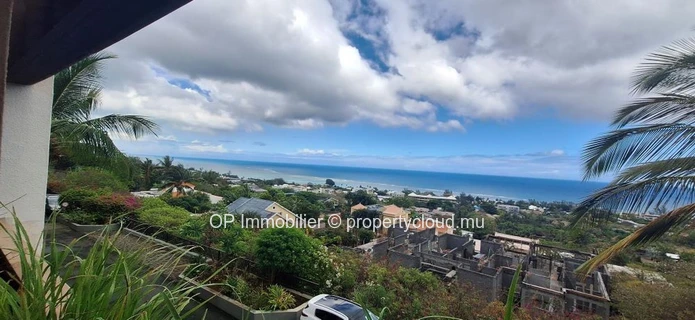 Luxurious Apartment with Stunning Views in Tamarin