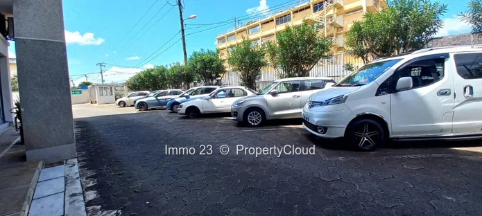 Emplacement commercial - 230m2 - Bell Village - Ref. EM70579LO