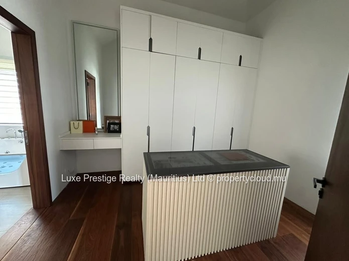 Luxury Newly Built 3-Bedroom Villa with Private Pool, Kiosk & Double Garage in Grand Baie | Premium Family Living (Ne...
