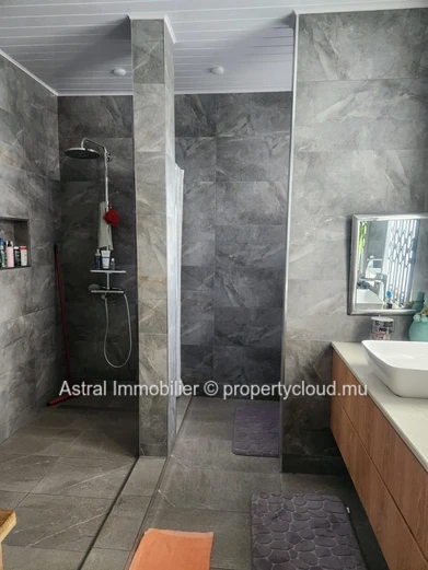 Rs – Maison à vendre à Beau Bassin