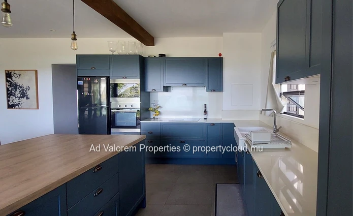 Saint-Antoine – Appartement meublé de 156 m² avec magnifique vue mer