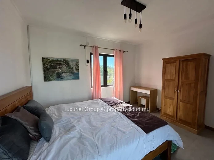 Villa contemporaine de standing avec piscine privée et chambre master