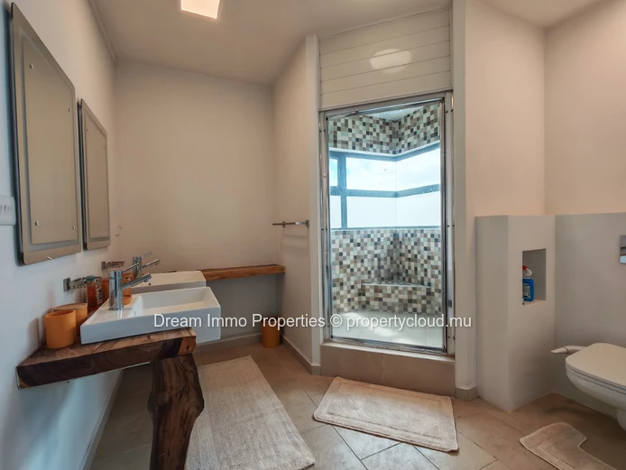 Location Superbe Penthouse En Duplex À Quatre Bornes – Ile Maurice