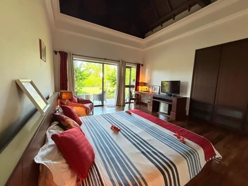 4 Bedroom Villa