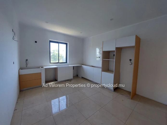 À vendre – Penthouse lumineux avec vue panoramique à Grand Baie (accessible aux étrangers)