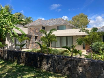 4 Bedroom Villa