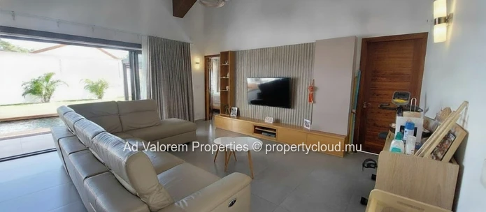 Exclusive – For Rent: 3-Bedroom Villa with Pool & Solar Energy in Grand Baie (Sole Mandate)