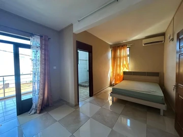 6 Bedroom Townhouse, Duplex