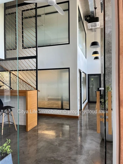Bureaux à louer à Pointe aux Canonniers – 60 m² lumineux et fonctionnels