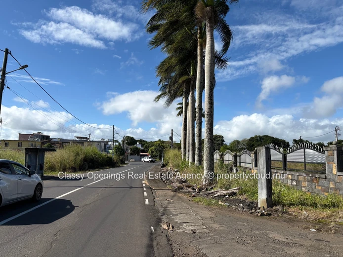 516 m² Highlands Plot — Bus Stop, School & Shops Nearby