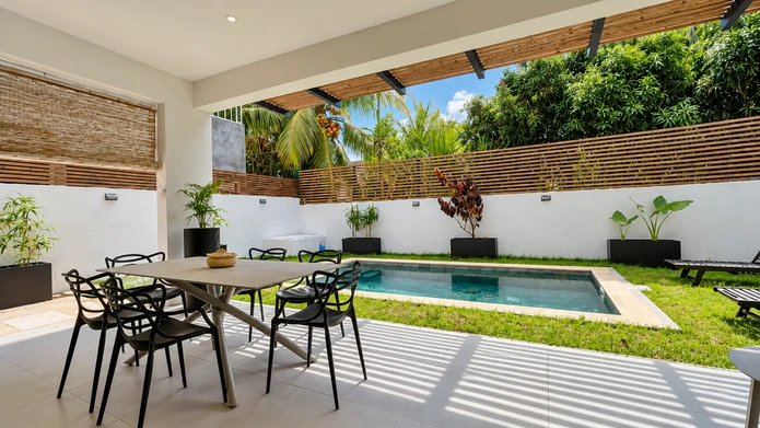 Élégante résidence de 3 chambres avec piscine privée, à quelques pas de la plage – Pointe aux Canonniers