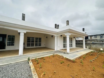 For Sale: Spacious Ground Floor House in the Southeast of the Island