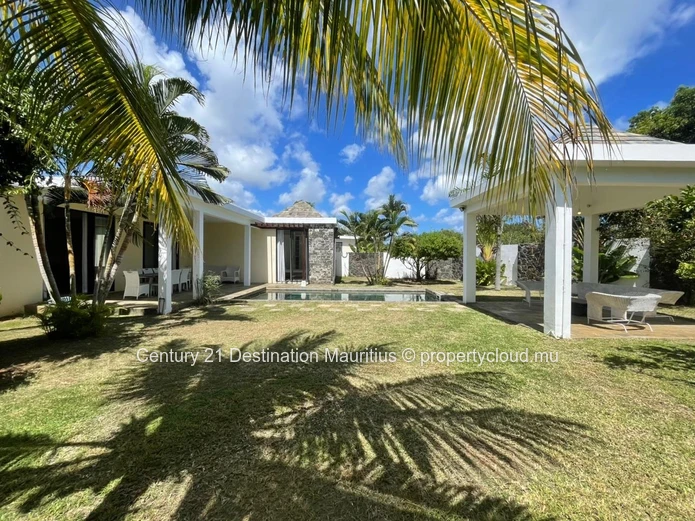 Between lagoon and island lifestyle: villa with pool at the gateway to Cap Malheureux