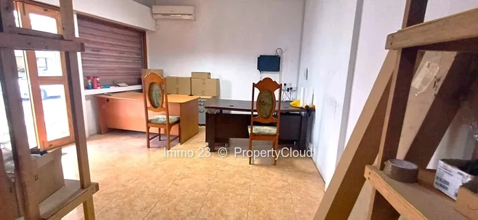 Commercial Space - 248m2 - Port Louis - Ref. EM98866VE