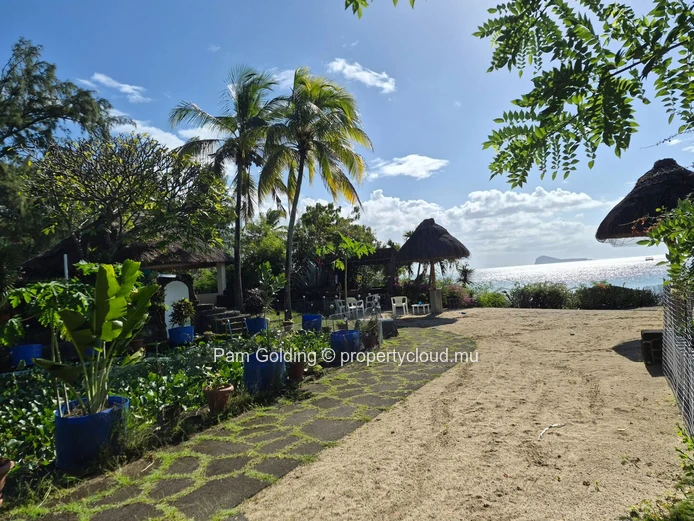 Grand Gaube - Maison à louer - Pam Golding Mauritius