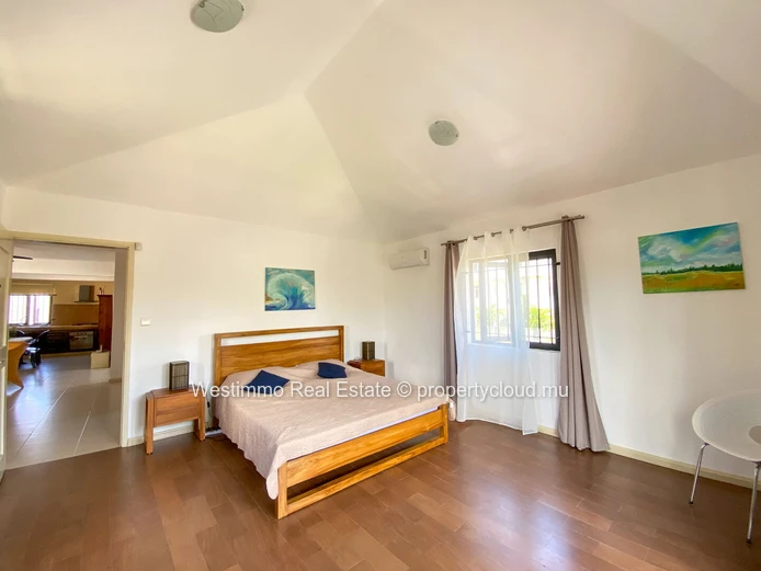Appartement meublé de 3 chambres avec terrasse à louer à Grand Gaube, île Maurice