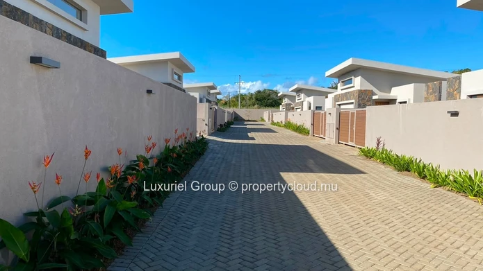 Elegant Newly Built Villa in a Highly Sought-After Area