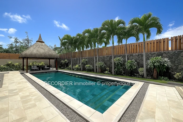 Stunning Balinese house in Pereybere, close to the centre of Grand Baie