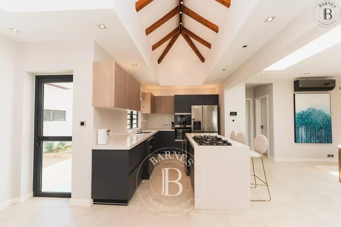FLIC EN FLAC - 4 Bedrooms villa with sea view