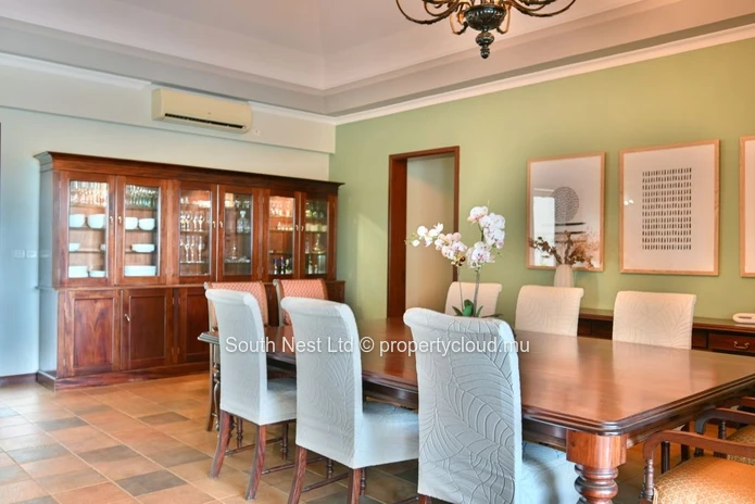 Villa de Luxe d'Exception à Tamarin | Domaine Golfique Privé & Art de Vivre Exclusif