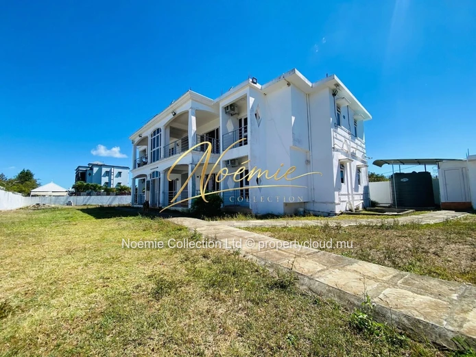 2-Bedroom Apartment for Rent in Pereybère