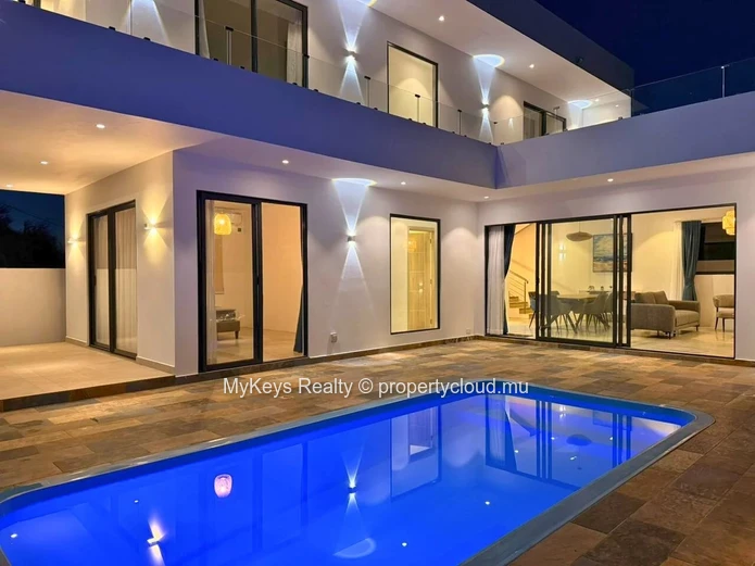 Panoramic Rooftop - Private Swimming Pool - Recently Built Villa