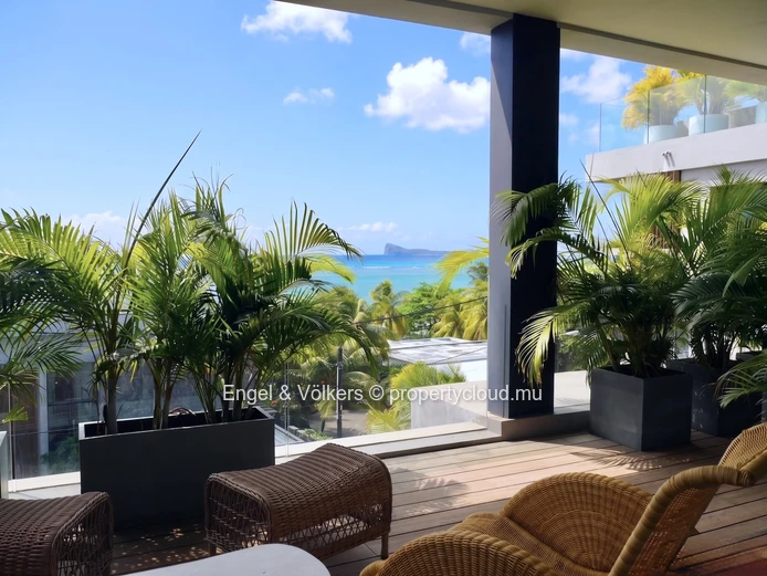 Ocean-View Penthouse with Private Pool in Pointe aux Canonniers