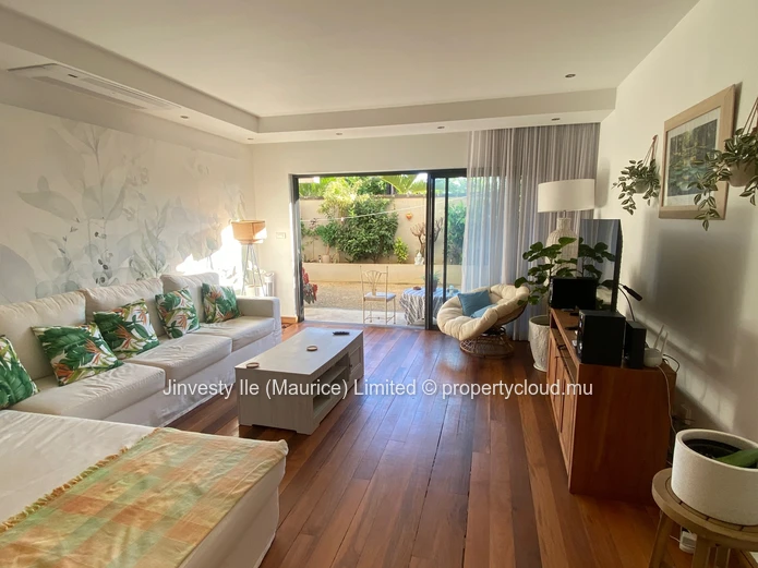 Pereybere: 171 m² apartment, 3 bedrooms, two terraces and shared pool
