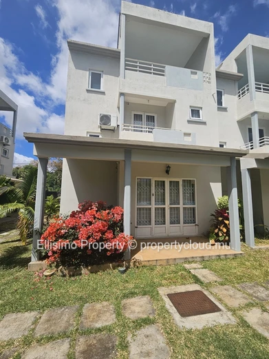 3-bedroom triplex for rent in Grand Baie
