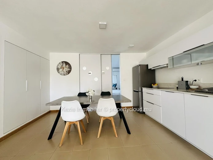Contemporary apartment close to the beach