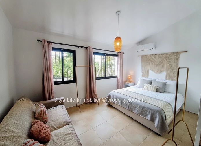 Maison meublée 4 chambres avec piscine à louer à Péreybère