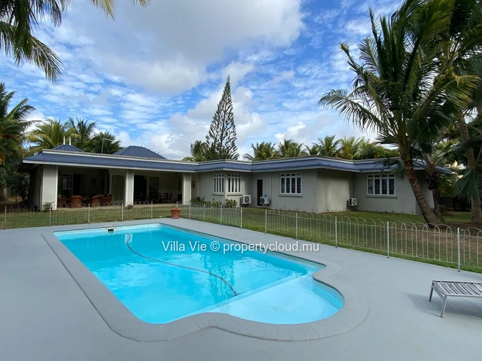 Bain Boeuf - Maison familiale de 4 chambres avec piscine