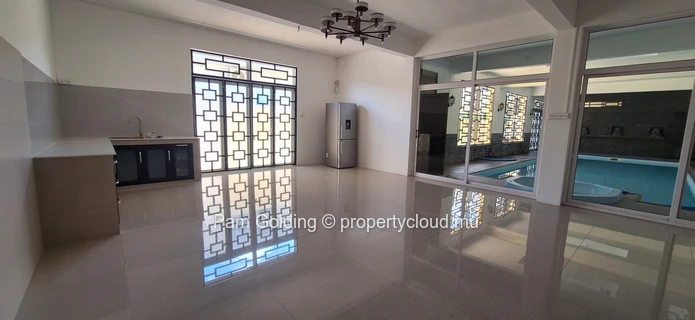 An Extraordinary Residence in the Heights of Candos (Sole Mandate)
