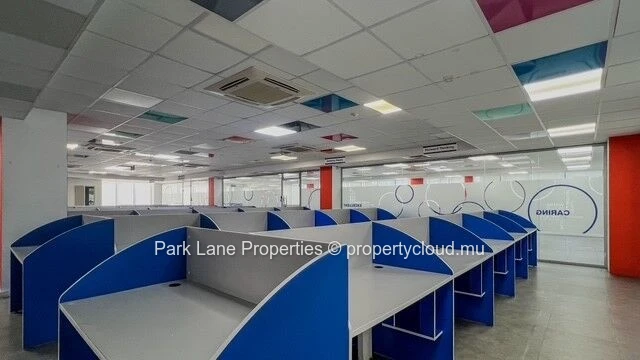 Exceptional Professional Space in Ebene: Flexibility and Modernity !