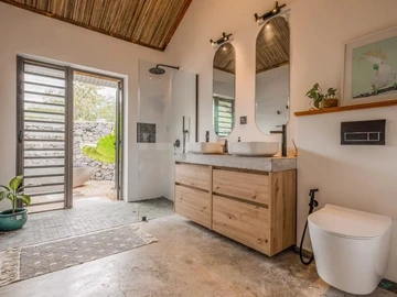 7 Bedroom Villa