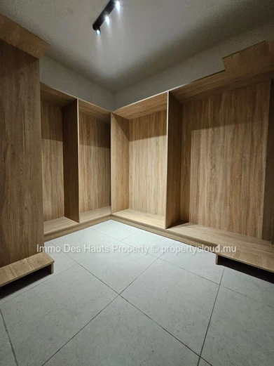 5 Bedroom Duplex semi furnished for sale Floréal 